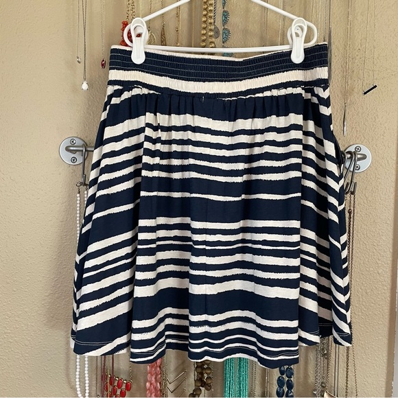 H&M Skirt - Picture 4 of 4